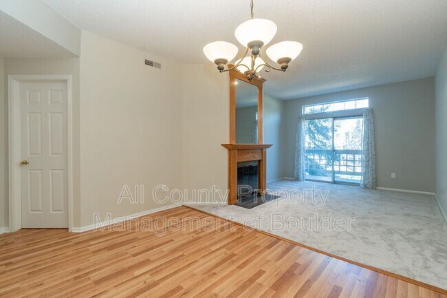 Building Photo - 7419 Singing Hills Ct
