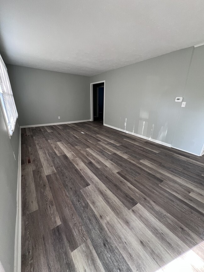 Building Photo - 2308 Pine Way