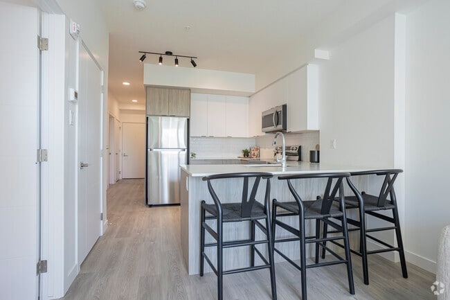 2BR, 2BA - 749SF - Madison