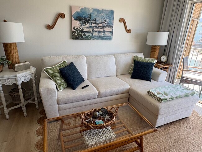 Foto del edificio - 325 N Causeway