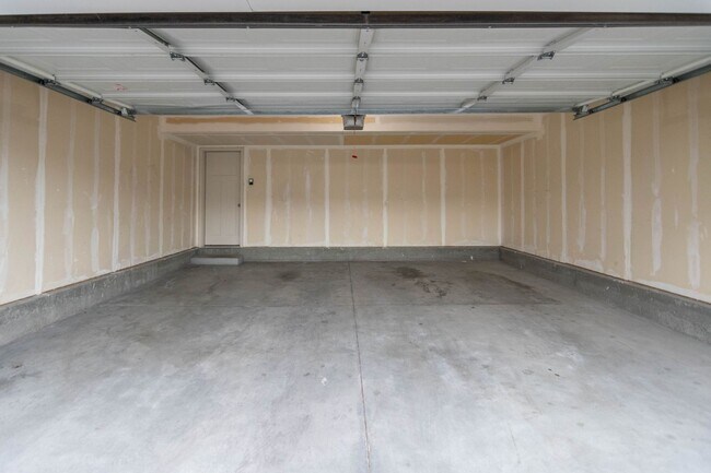 Building Photo - Beautiful 2-Story Townhomes in Tucker Row ...