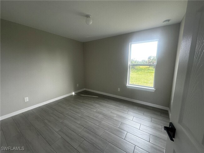 Foto del edificio - 832 Hoosier St E
