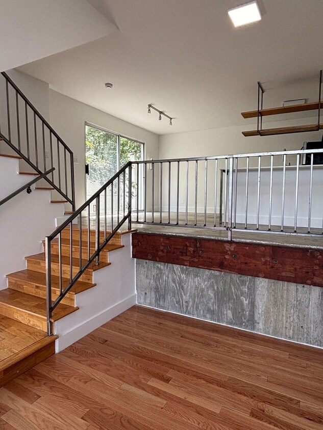 Photo - 843 N. ROBINSON ST.