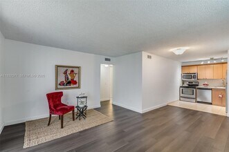 Building Photo - 1801 S Treasure Dr