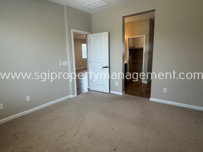 Foto del edificio - 17322 W Country Club Terrace