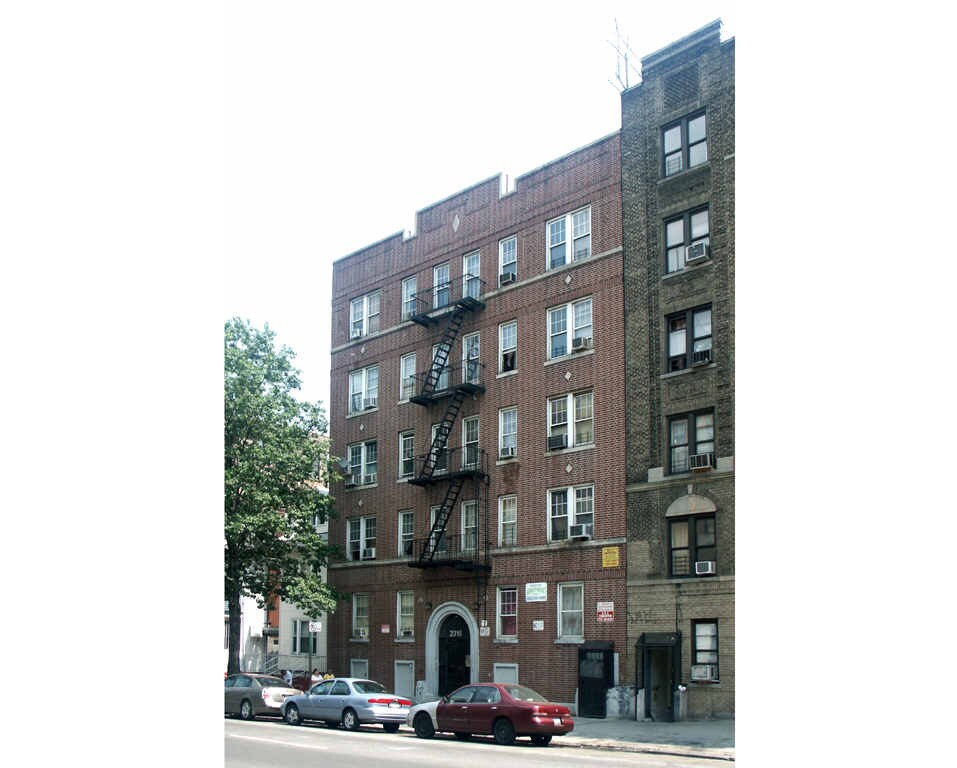 Primary Photo - 2316 University Ave
