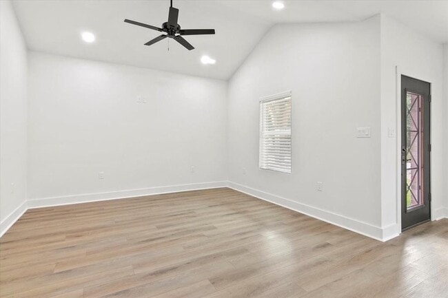 Foto del edificio - 685 Jones St