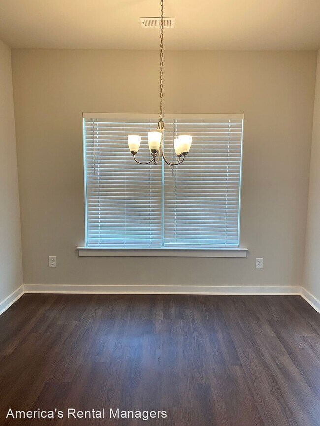 Foto del edificio - 4 br, 2 bath House - 37 Dreher Road