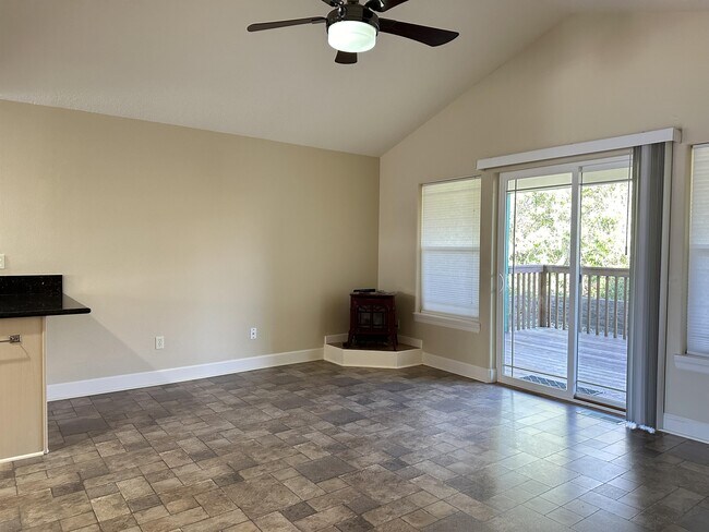 Building Photo - 970 Cascade Ave SW