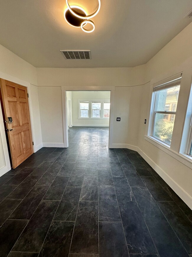 Foto del edificio - 444 40th St