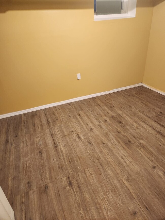 Building Photo - 309 Ellis Ave