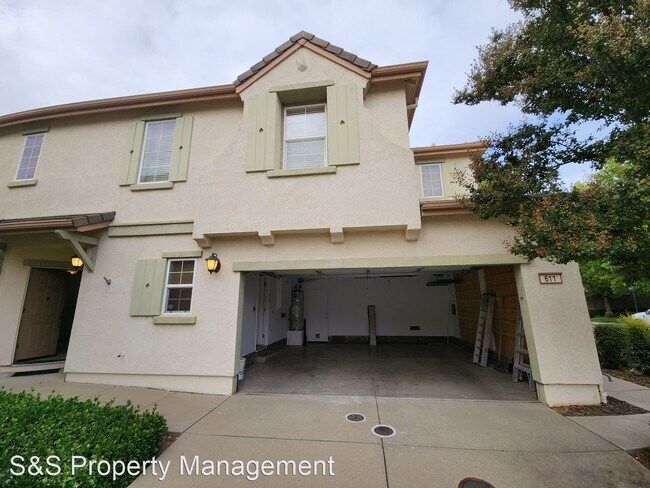 Building Photo - 2 br, 2.5 bath House - 611 Equinox Loop