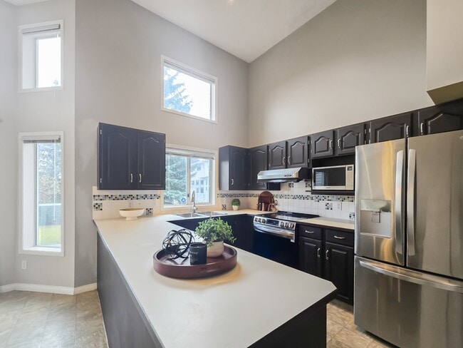 Building Photo - 51 Kingsland Villas SW