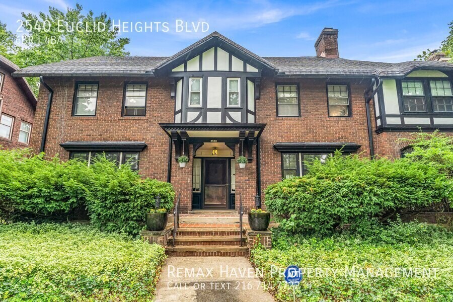 Foto principal - 2540 Euclid Heights Blvd