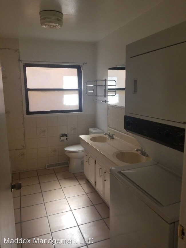 Building Photo - 3 br, 1 bath House - 1017 Manzano Court NW