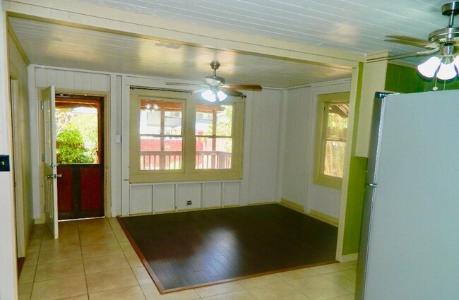 Building Photo - Two Bedroom Home in Beautiful Makaha