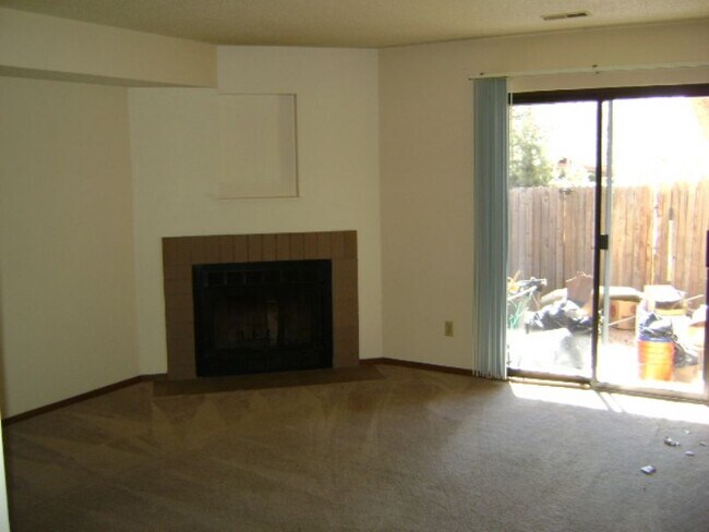 Building Photo - 5510 Bonita Village Rd