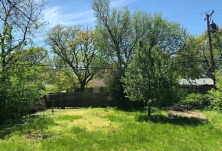 Building Photo - 2225 S Broadview St