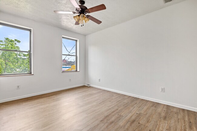 Foto del edificio - 411 E Carson St
