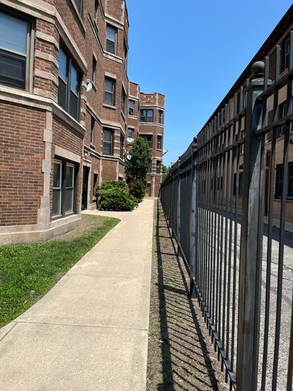 Foto del edificio - 7657 S Coles Ave
