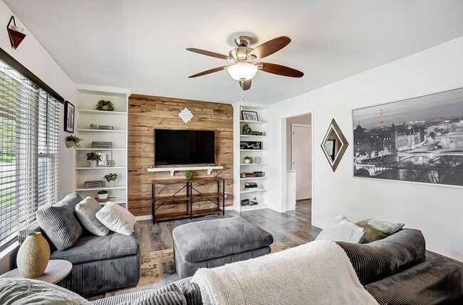 Sala de estar - 410 Evergreen Dr