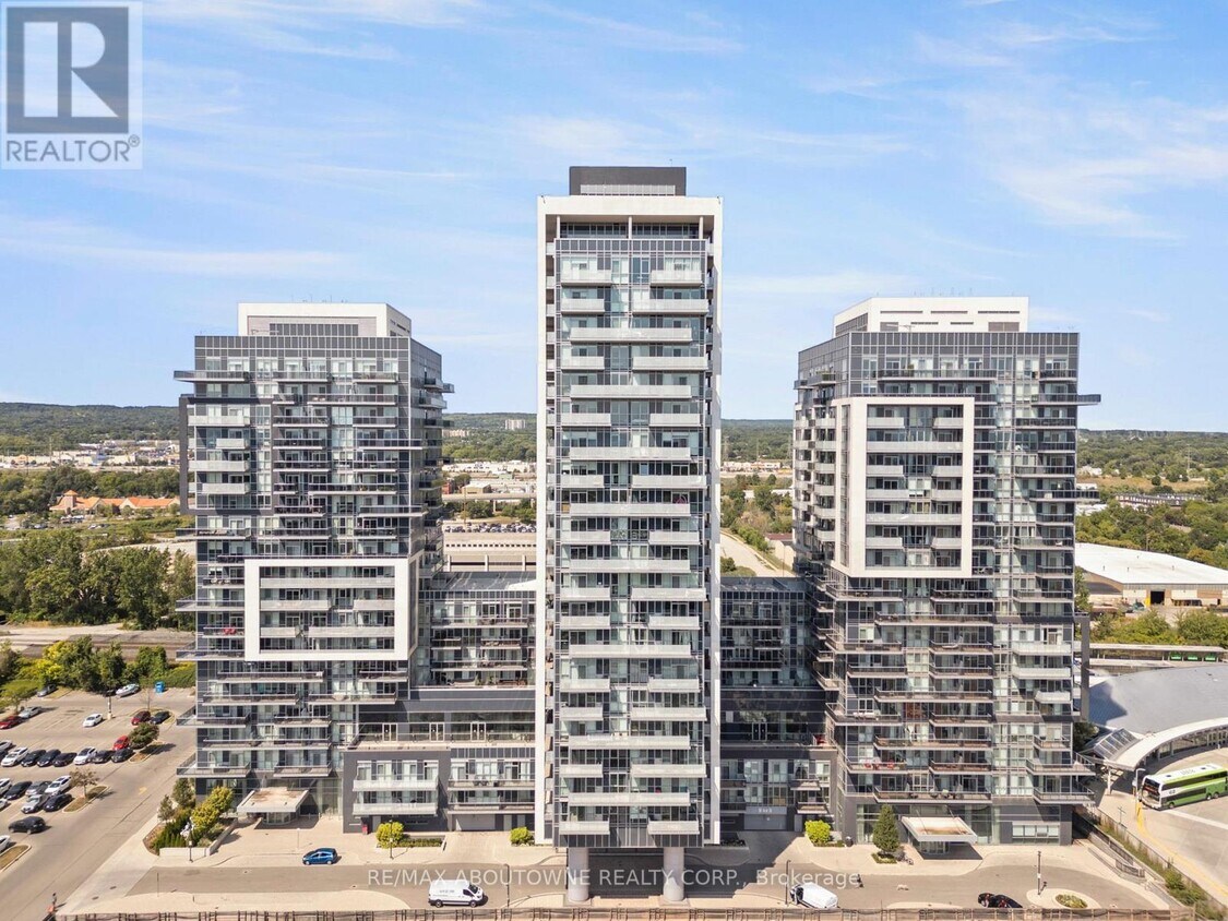 Photo principale - 2087-2087 Fairview St