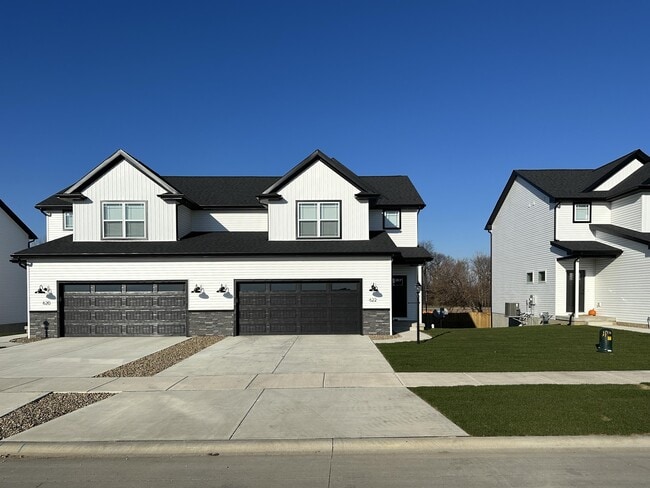 Building Photo - 602 Rapp Dr