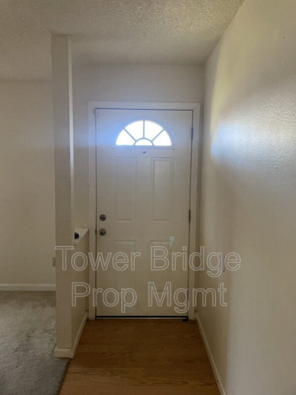 Building Photo - 4068 Fawn Cir