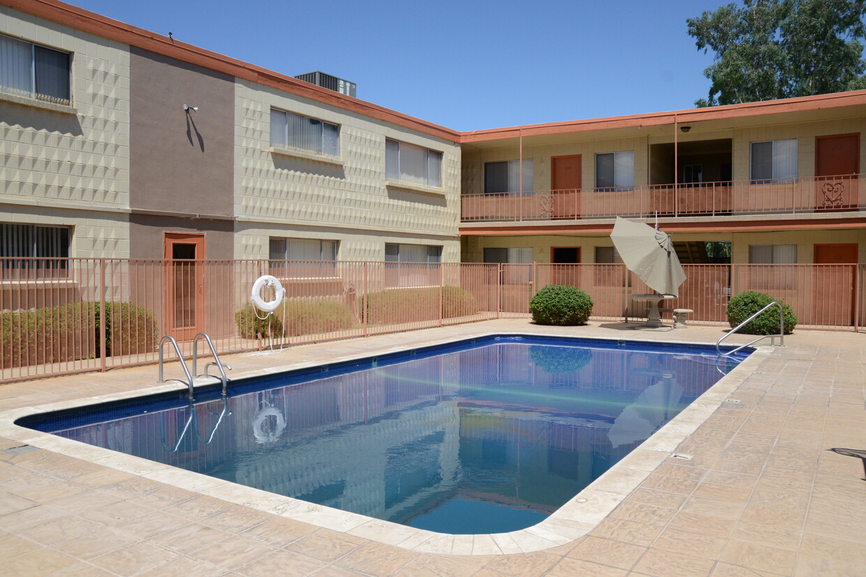 Foto principal - 840 N Alvernon Way
