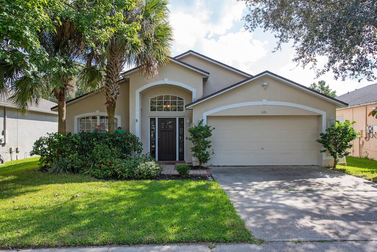 Primary Photo - Nice, Updated 3/2 House with Garage in Wav...