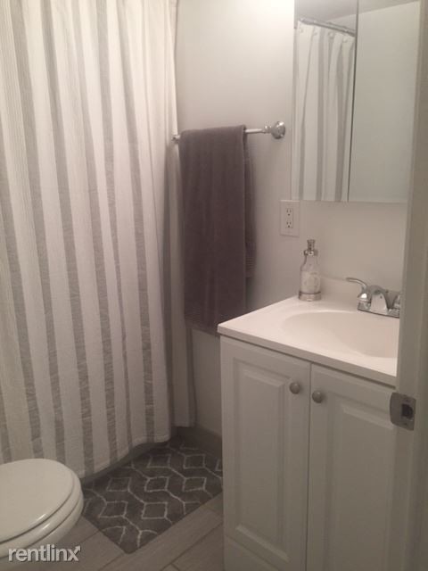 Building Photo - 2 br, 1.5 bath Apartment - 326 Hermit St