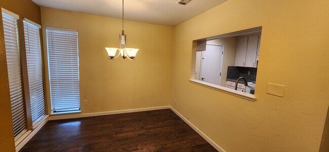 Building Photo - 2 Bedroom 2 Bathroom Home in Greenhaven