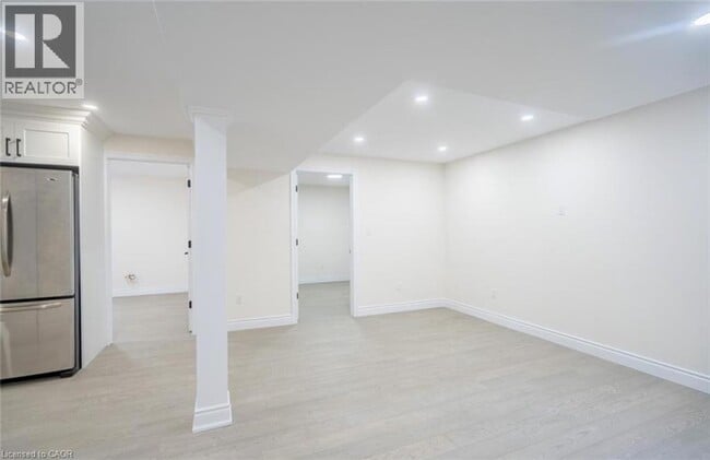 Building Photo - 364 Tealby Pl