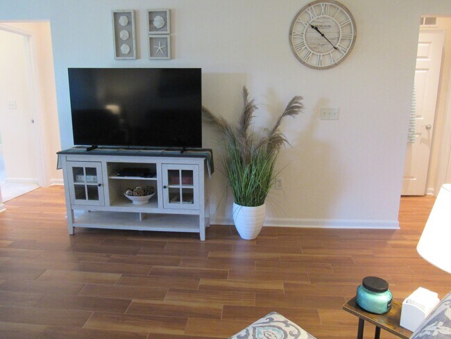 Sala de estar - 1942 Turnbull Lakes Dr