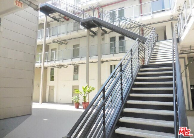 Foto del edificio - 4133 Redwood Ave
