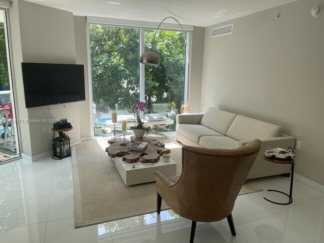 Building Photo - 200 Sunny Isles Blvd