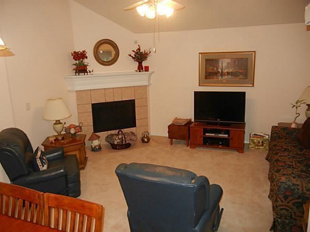 Foto del edificio - 1606 Mapleleaf Falls Dr