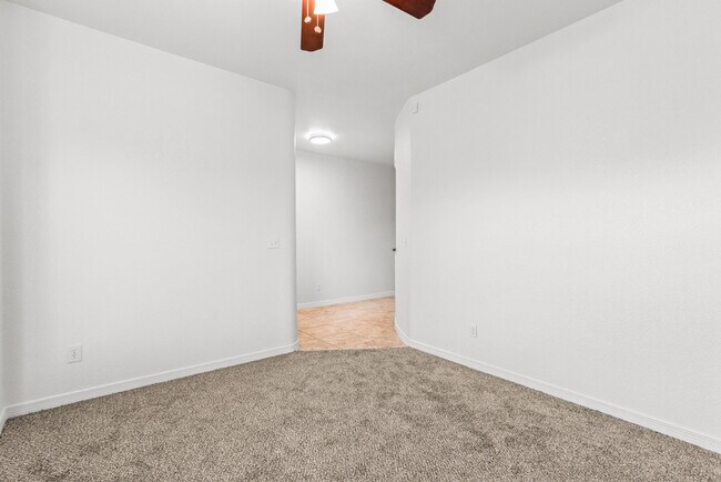 Foto del edificio - 12820 Cozy Cove Ave
