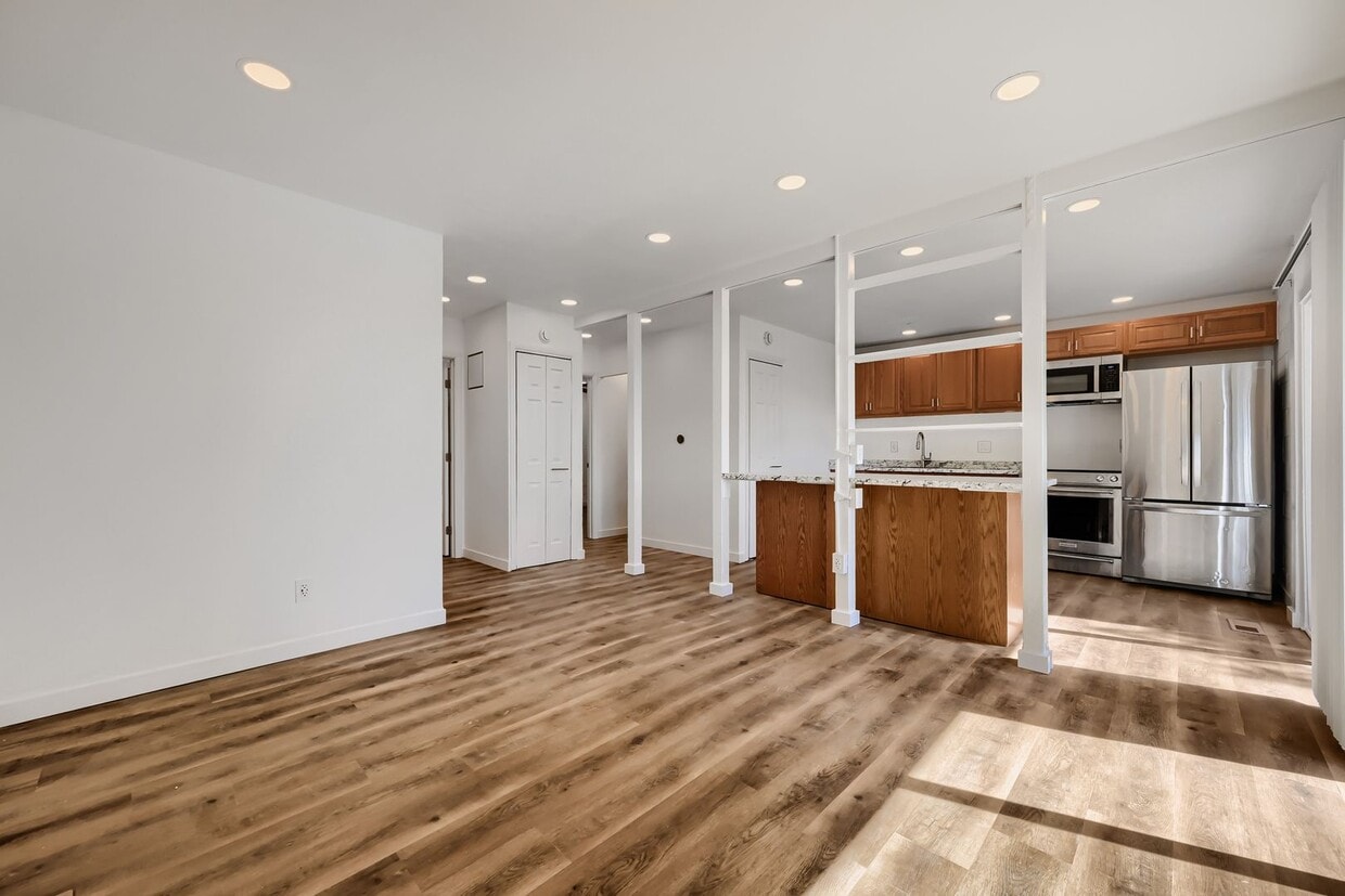 Move in ready unit on Fairway! - Move in ready unit on Fairway!