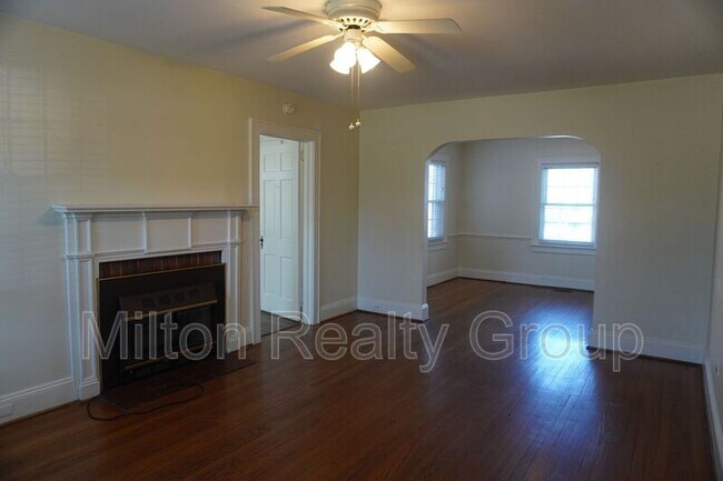 Building Photo - 1203 S Main St