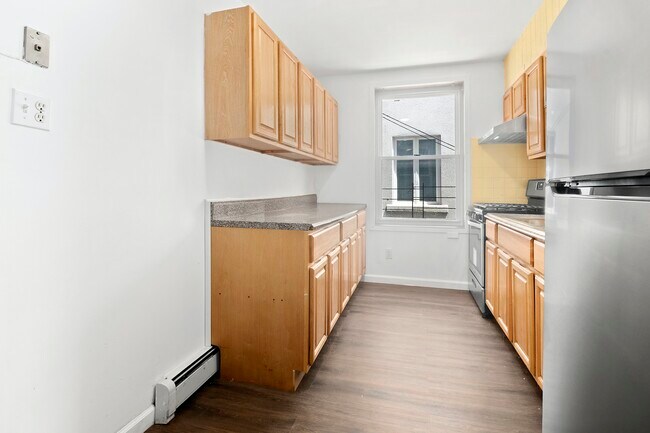 Building Photo - TOWNHOUSE 3 BED WITH A CAR SPOT!