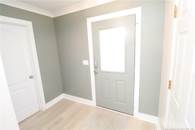 Foto del edificio - 240 Trayesan Dr