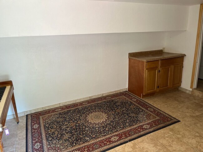 Building Photo - Efficiency Unit OKC