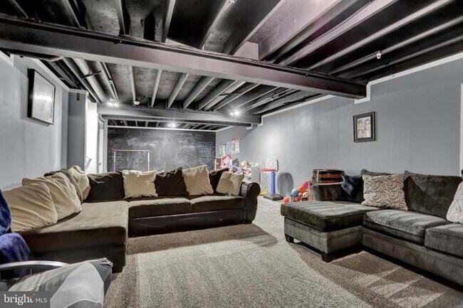 Foto del edificio - 1704 Scenic Manor Dr