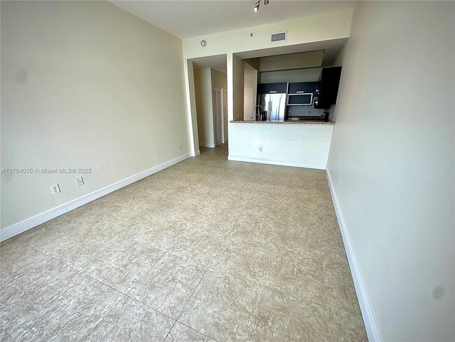 Foto del edificio - 2525 SW 3rd Ave