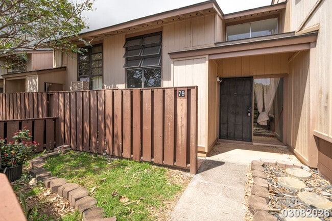 Building Photo - 3 bd, 1.5 ba townhome in Palehua Hale Community in Makakilo