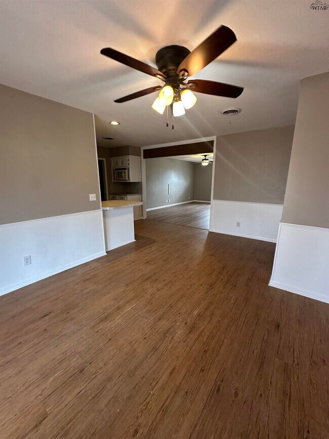 Building Photo - 3510 University Ave