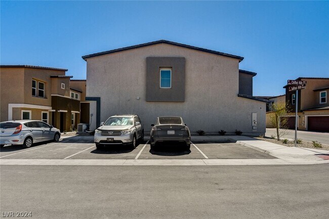 Foto del edificio - 9914 Florence Hills St