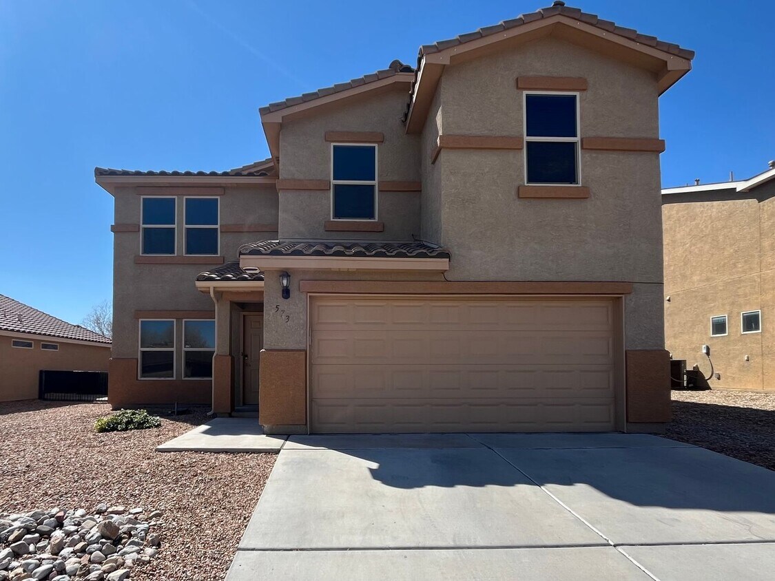 Foto principal - Roomy 3 Bedroom 2 Bathroom Home In Los Lunas!