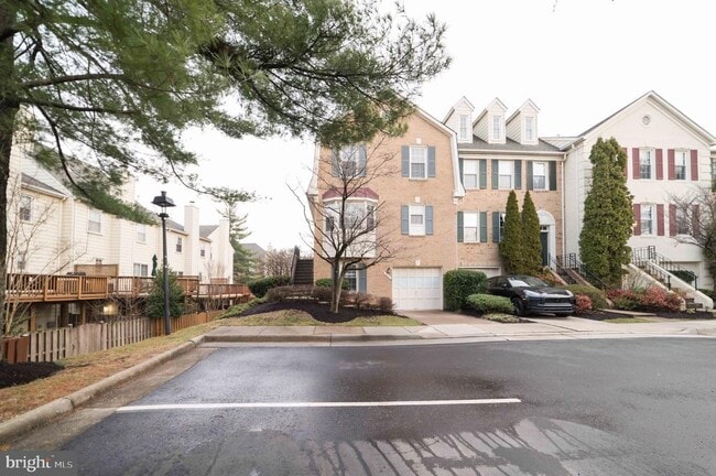 Building Photo - 8016 Merry Oaks Ln